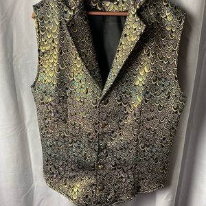 VAT PAVE fancy men’s vest.